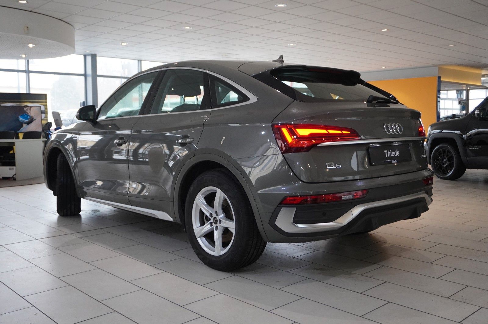 Fahrzeugabbildung Audi Q5 Sportback 35 TDI S-LINE NAVI/LED/SPORT/VIRT.