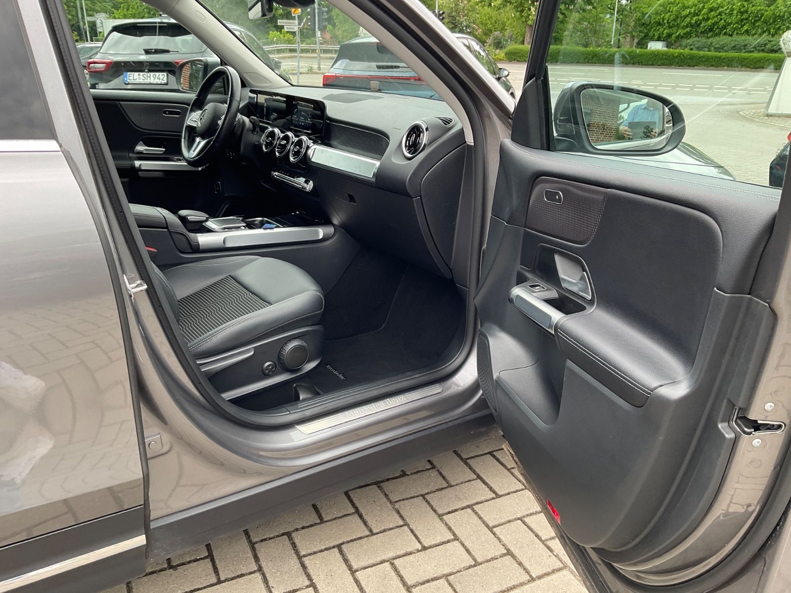 Fahrzeugabbildung Mercedes-Benz GLB 200 DCT,AHK,Navi,Kamera,GJR,LED