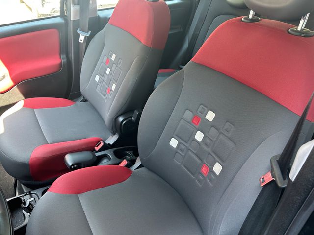 Fahrzeugabbildung Fiat Panda Lounge+NaviZB+Klima+LM+BT+PDC