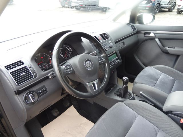 Fahrzeugabbildung Volkswagen Touran Highline/7-Sitz/Xenon/AHK/StH/Pano/