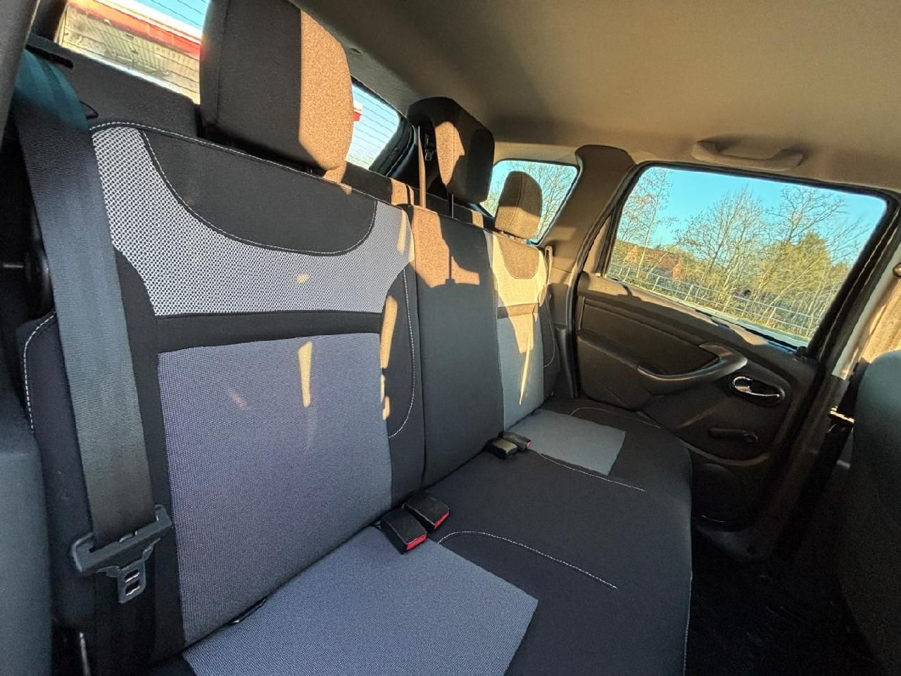 Detailbild 12 Duster I Laureate 4x2 SHZ*Navi