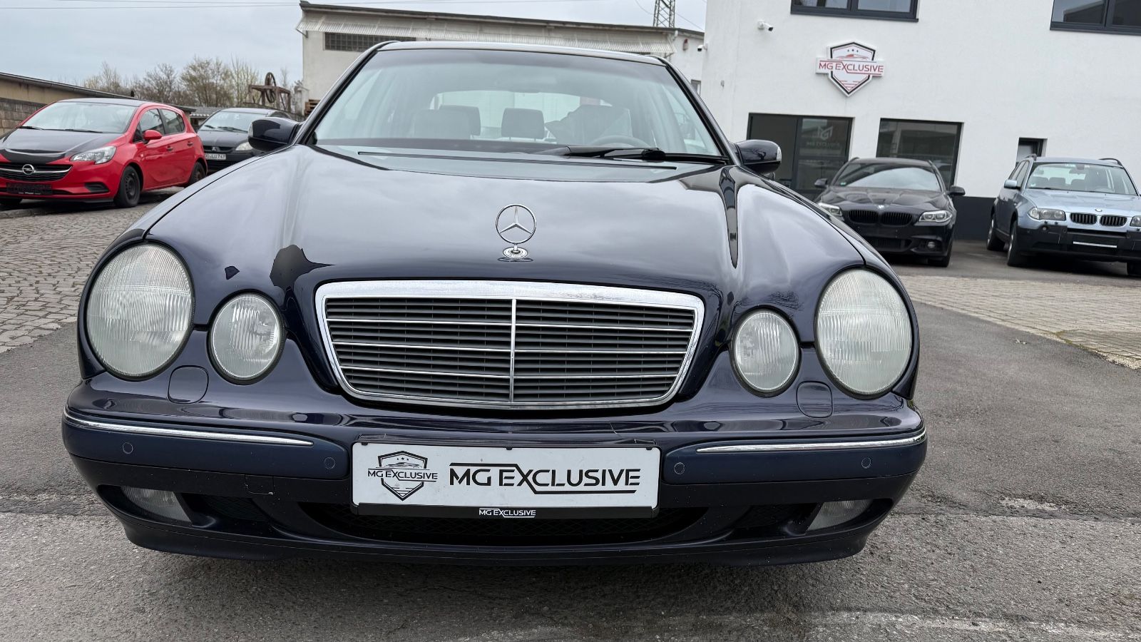 Fahrzeugabbildung Mercedes-Benz E 270 CDI ELEGANCE