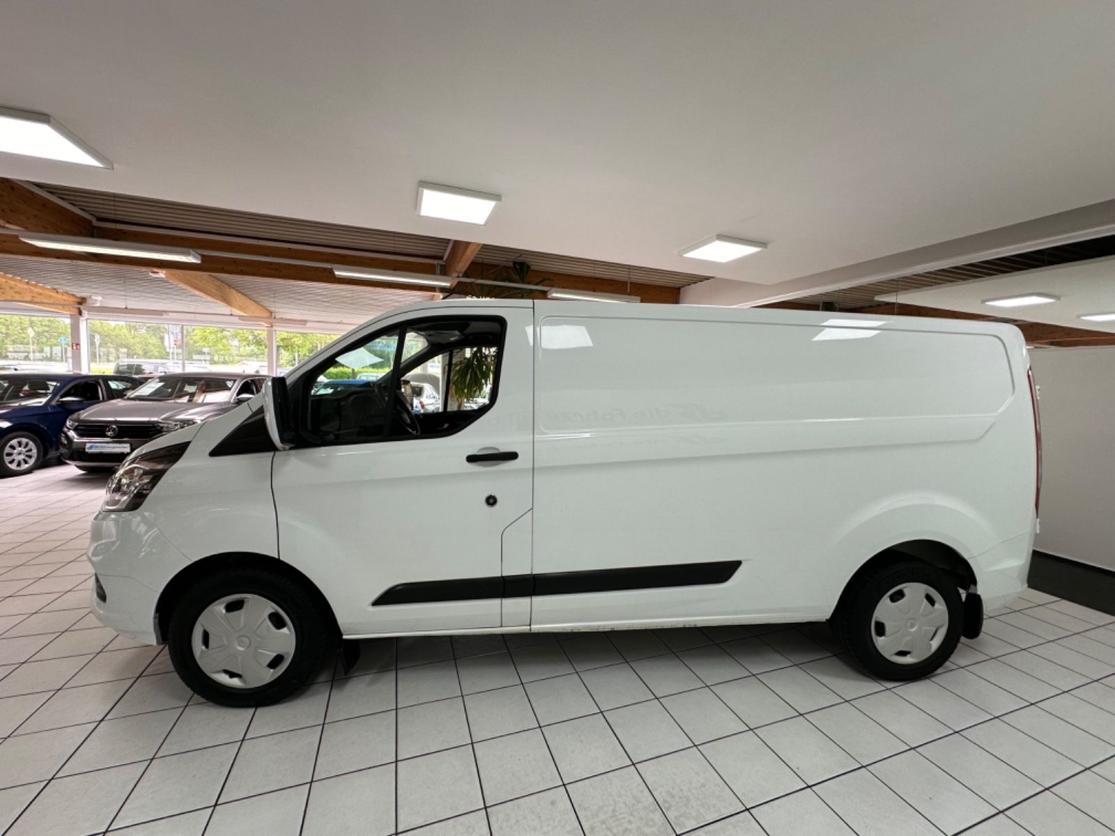 Fahrzeugabbildung Ford Transit Custom Kasten 320 L2 Trend