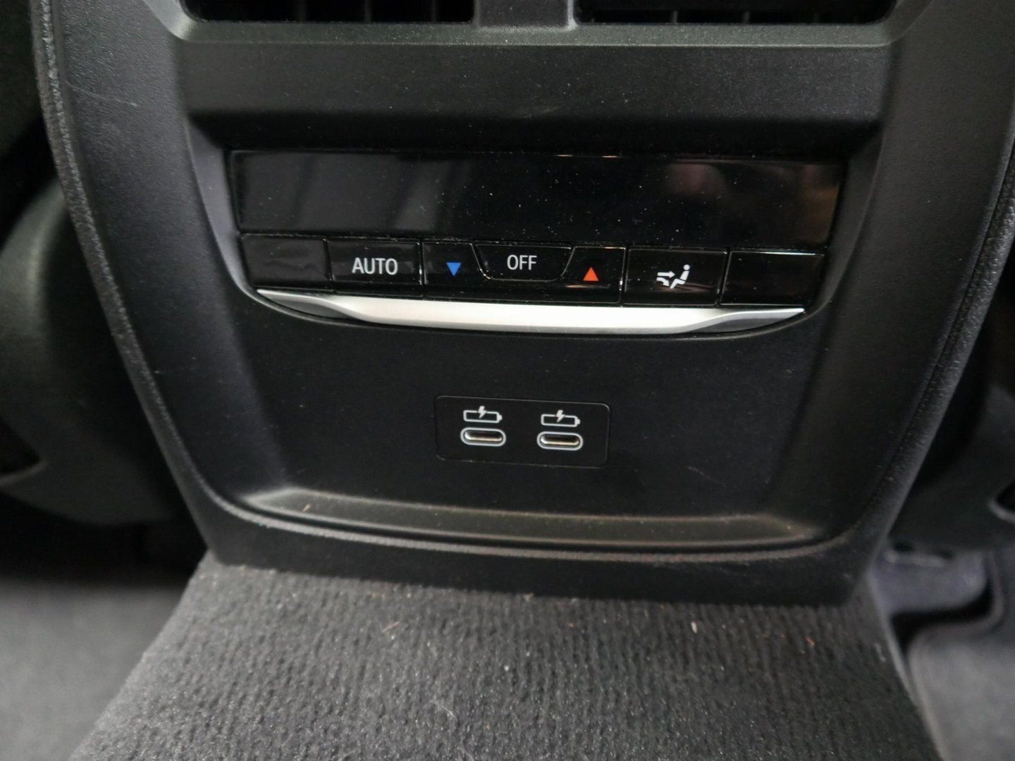Fahrzeugabbildung BMW 330d xDrive Touring M Sportpaket