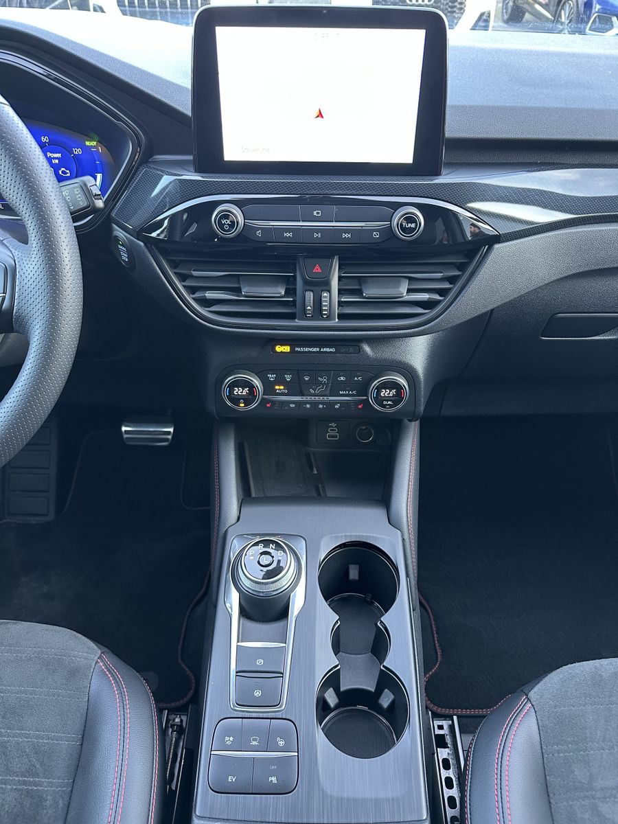 Fahrzeugabbildung Ford Kuga ST-Line X NAV+LED+PANO+AHK+20ZO+ACC+KAMERA