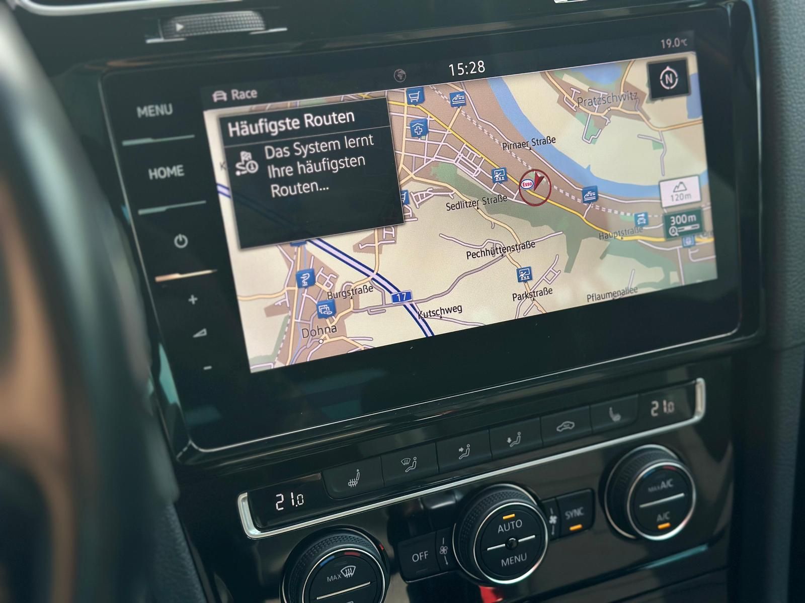 VW Golf VII R 2.0TFSI 4M *LED#PANO#ACC#DYNAUDIO#SHZ - Image 12