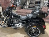 Harley-Davidson FLHTCUTG TRI GLIDE ULTRA  - HARLEY-DAVIDSON ULTRA