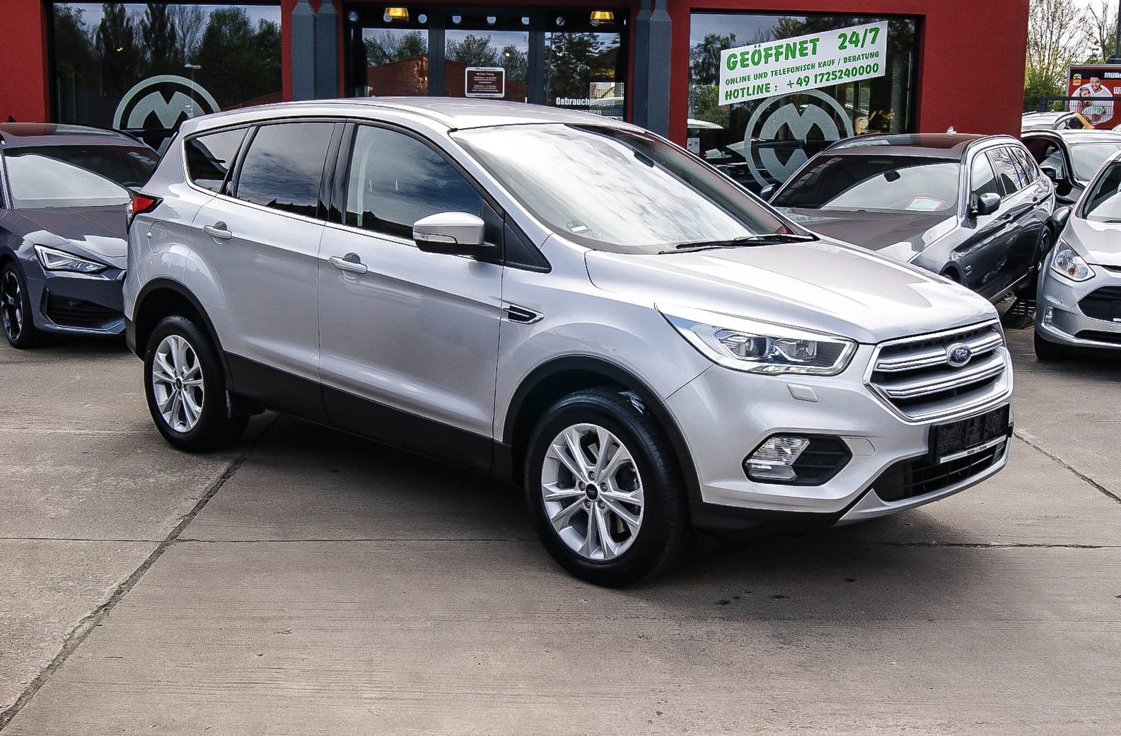 Fahrzeugabbildung Ford Kuga 1.5 Aut Titanium XENON NAVIGATION PDC 1HAND