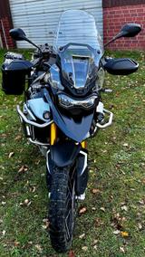 Triumph Tiger 900 Rally Pro mit SW Motech Koffersystem  - Triumph Motorräder in Hannover