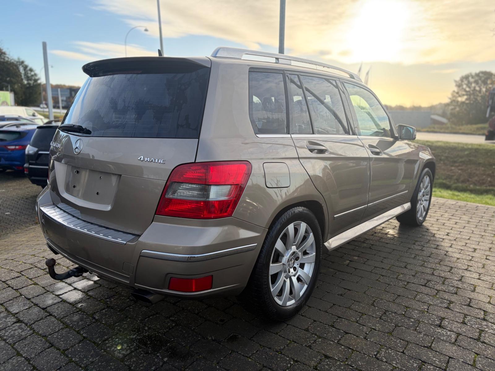 Mercedes-Benz GLK350 2010 — engine 2.987 cm³, 224 HP (165kW)