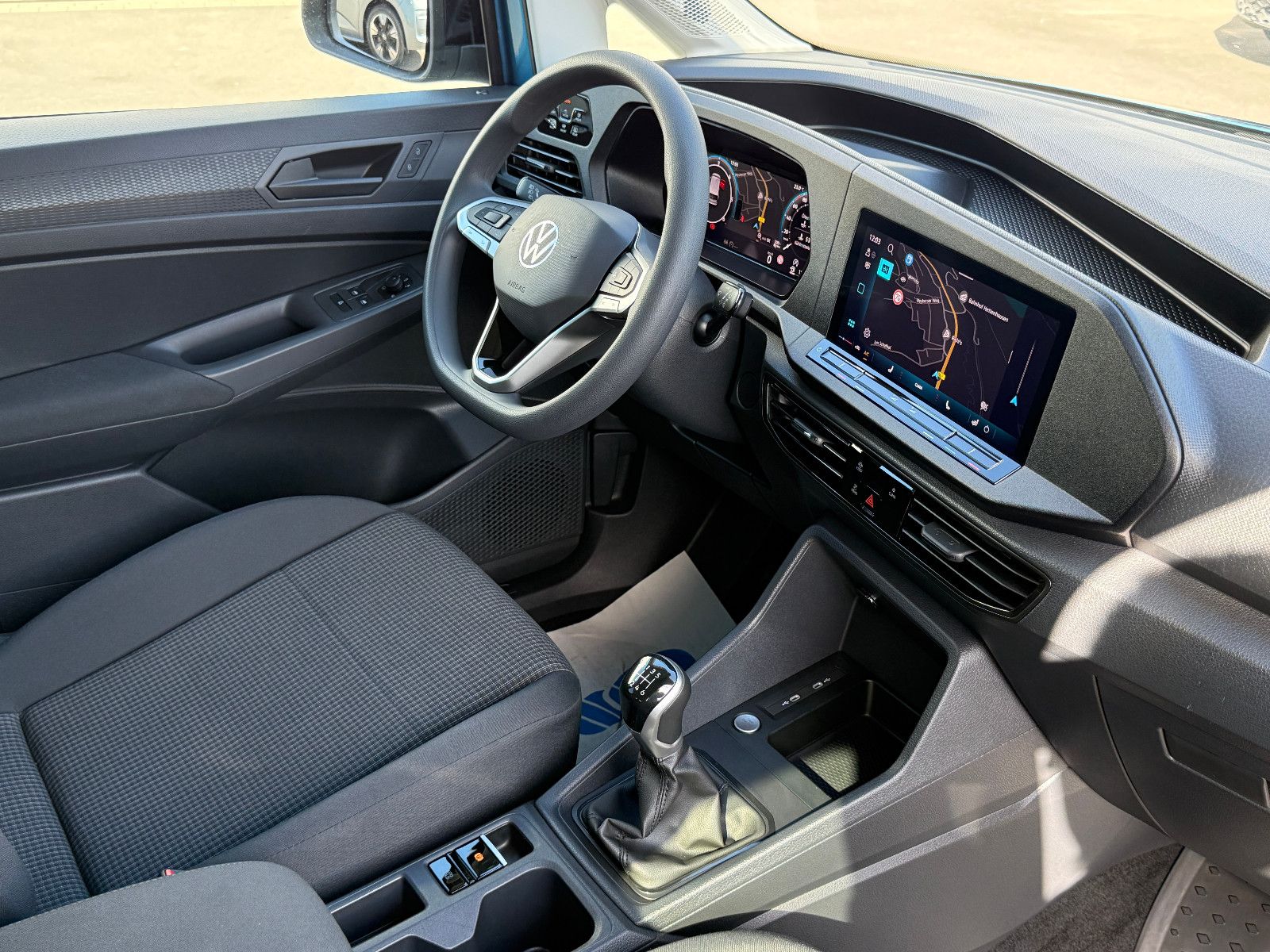 Fahrzeugabbildung Volkswagen Caddy 2.0 TDI Navi GRA LED SHZ Rückfahrkamera