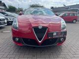 Alfa Romeo Giulietta Super*TÜV NEU*GARANTIE*AHK* - Alfa Romeo Giulietta mit Benzin-Antrieb: Navigationssystem, Limousine