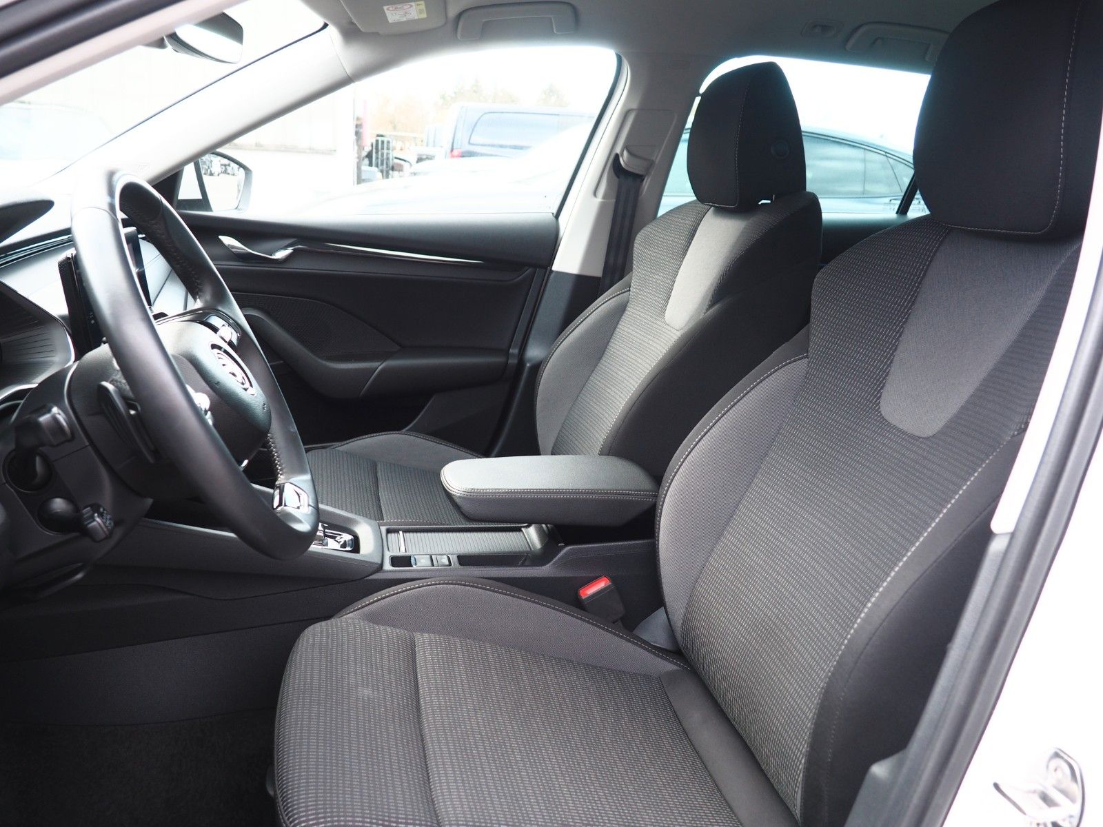 Skoda OCTAVIA Ambition*LED*CARPLAY*SHZ*Lenk.Hz.TEMP* foto 7