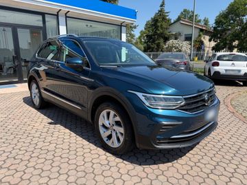 Volkswagen Tiguan - 1