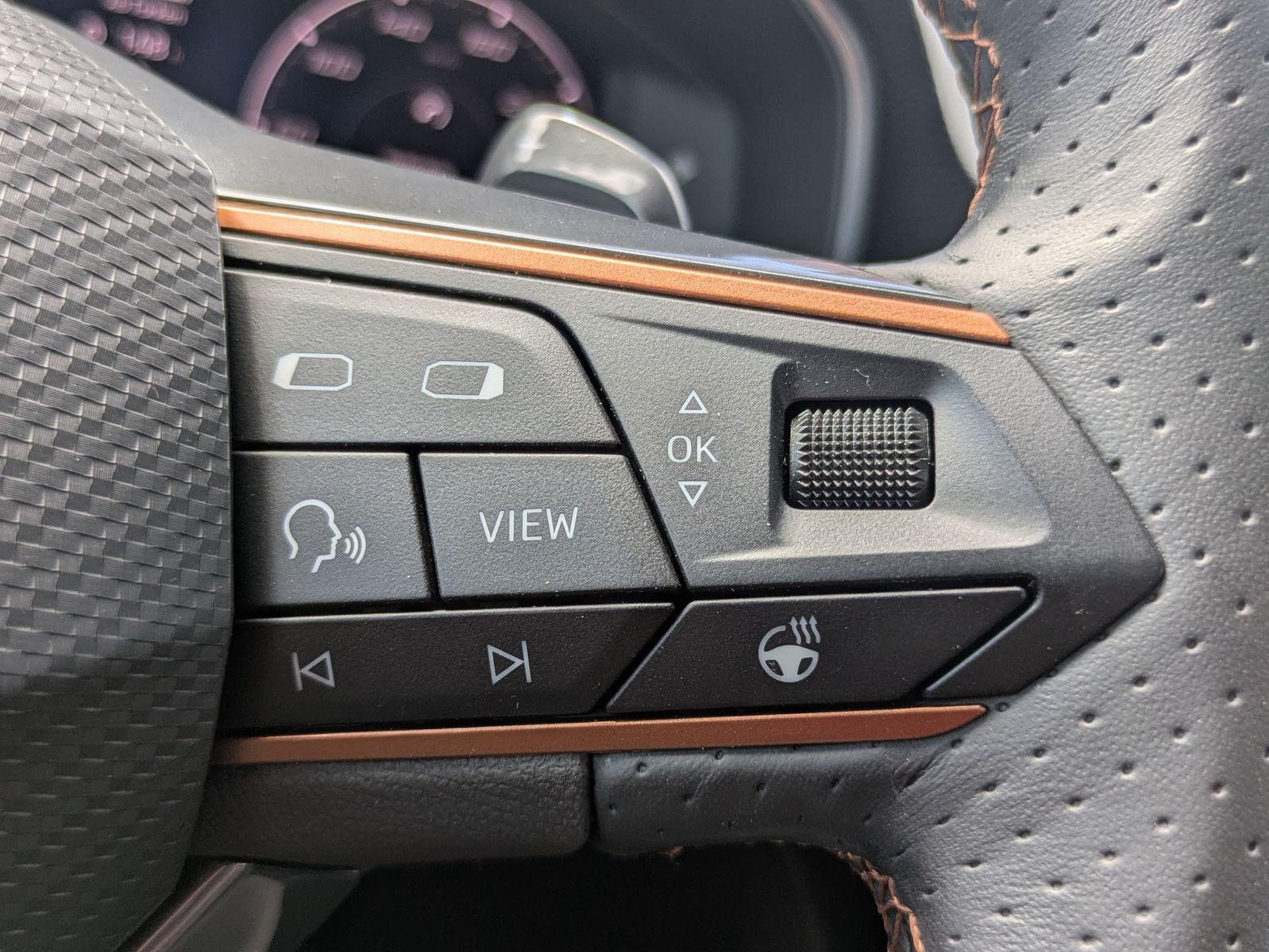 Fahrzeugabbildung CUPRA Leon 1.5 eTSI DSG MATRIX-LED*ACC*APP*KAMERA*18"