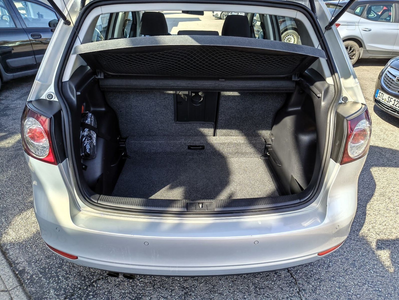 Fahrzeugabbildung Volkswagen Golf VI Plus Comfortline 1.4 TSI DSG + SHZ + A/C