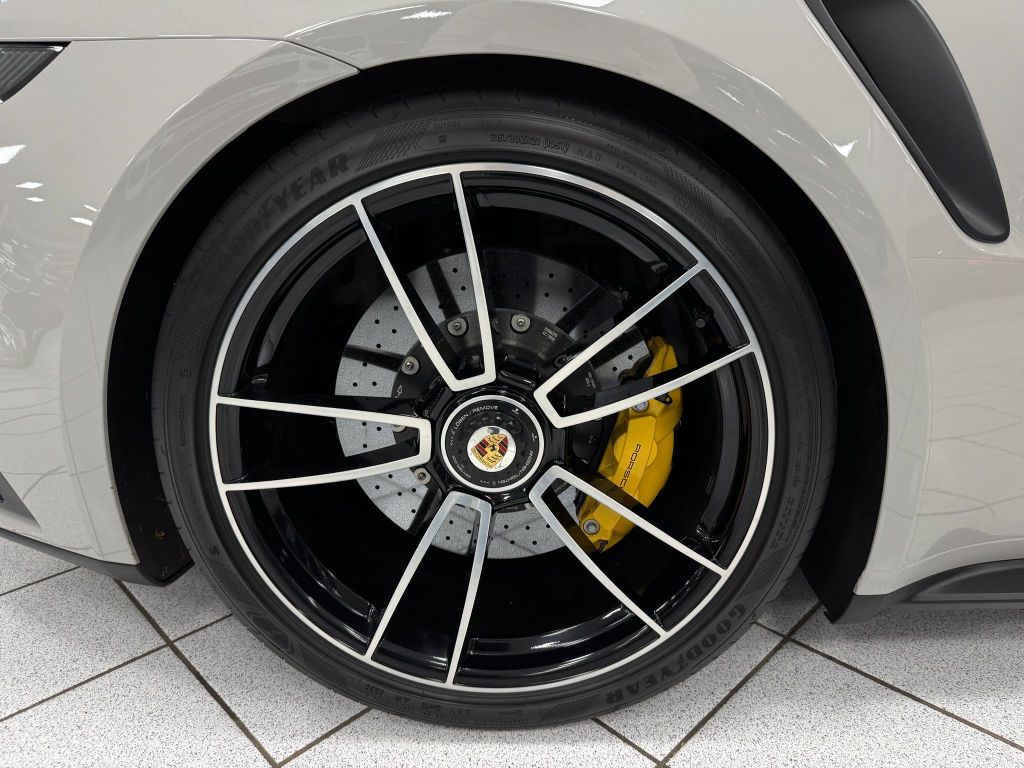 Porsche 992 911 Turbo S Cabrio*CHRONO*PCCB*PASM*NACHT*