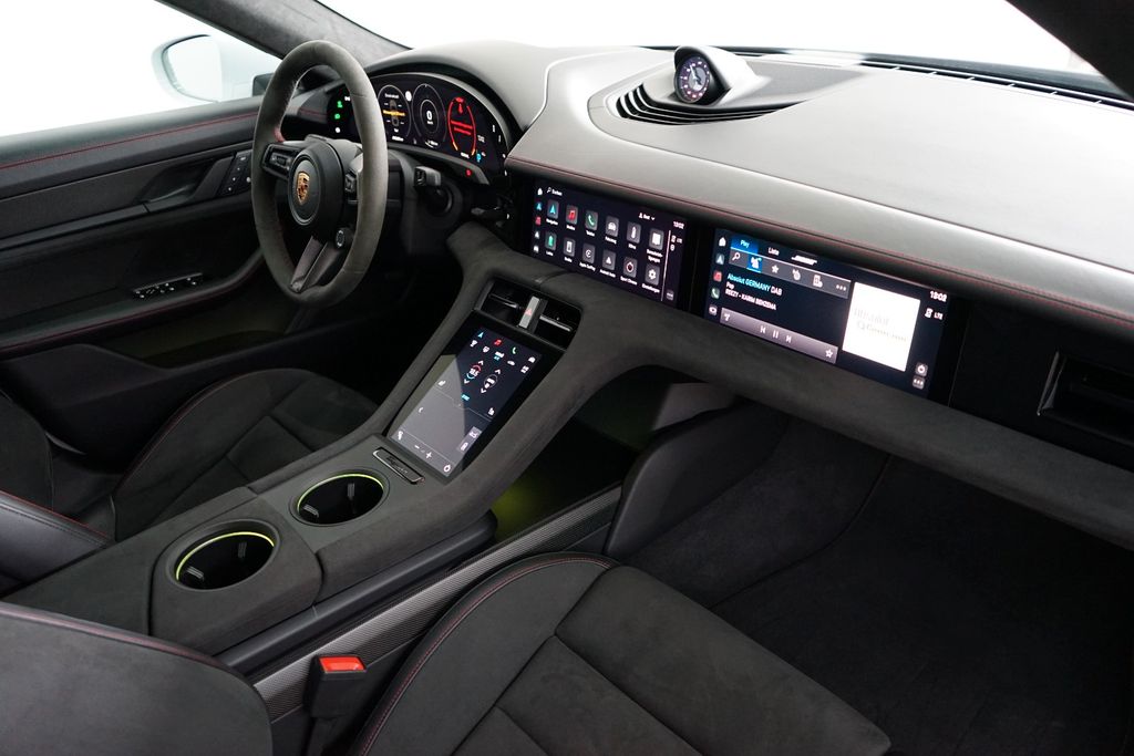 PORSCHE Taycan 2021