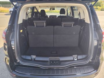 Ford S-Max - 12