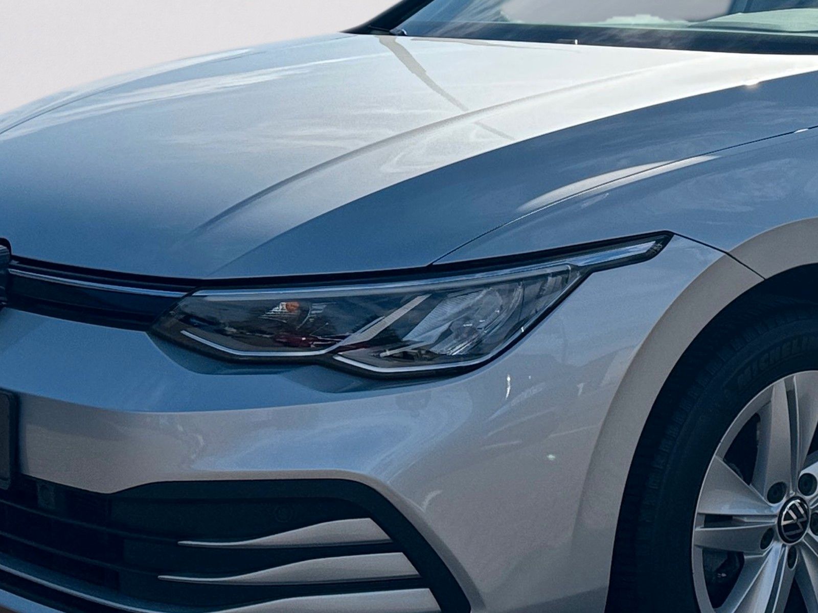 Fahrzeugabbildung Volkswagen Golf VIII Variant Life eTSI