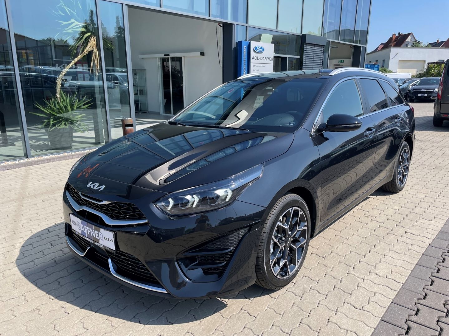 Fahrzeugabbildung Kia Ceed_sw GT Line LED Kamera Schiebedach JBL Navi