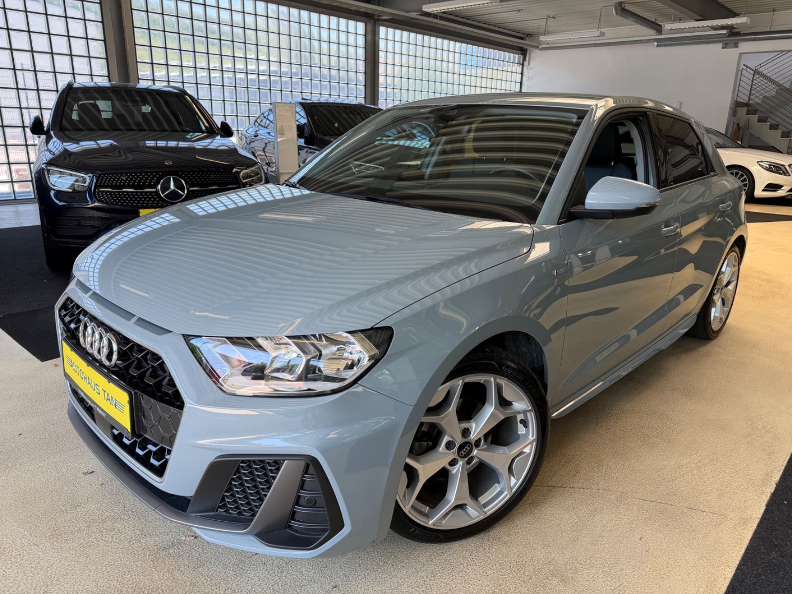 Fahrzeugabbildung Audi A1 Sportback 30* S line Sport * VOLL-LEDER *
