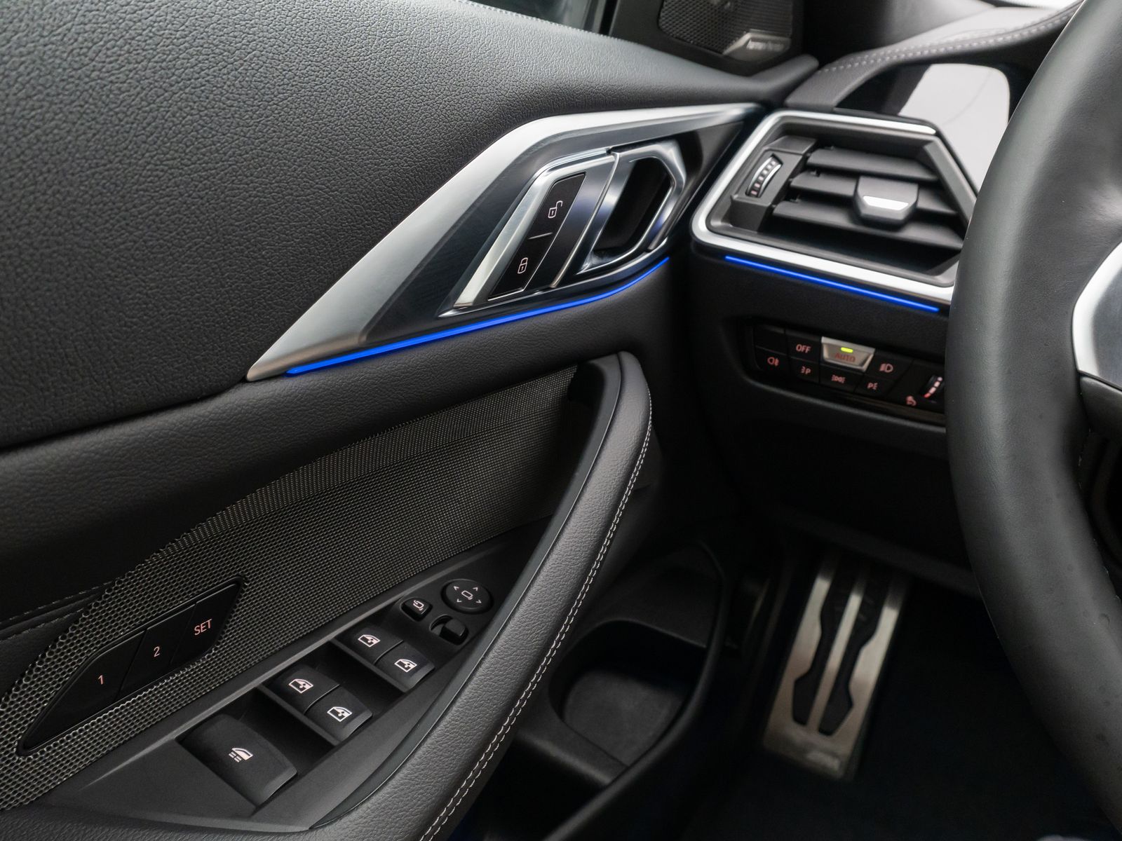 Fahrzeugabbildung BMW M440i xD 360° H/K Komfort HUD DAB Leder 19Zoll