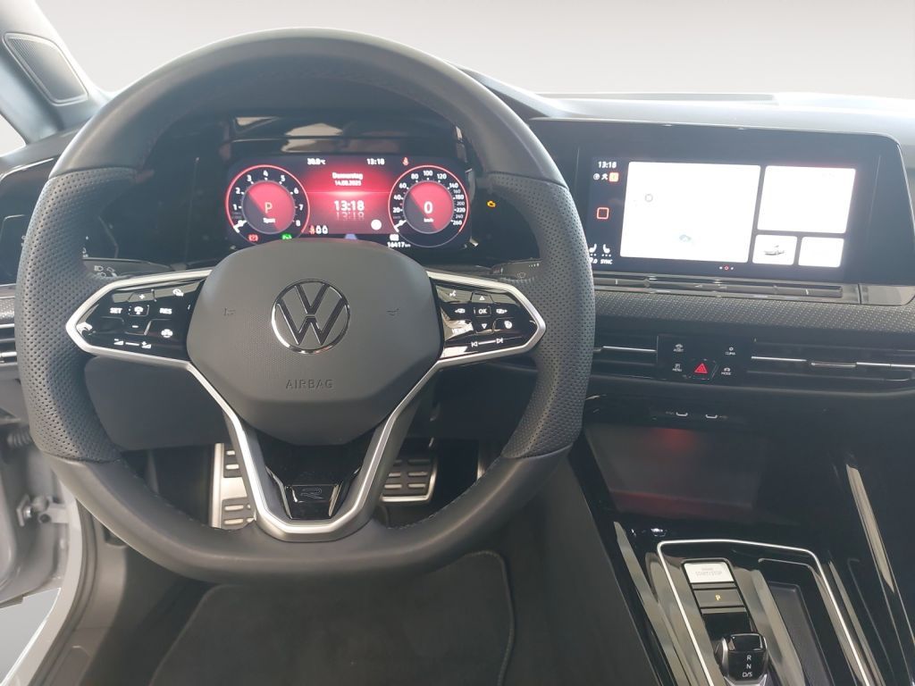 Fahrzeugabbildung Volkswagen Golf Variant 1.5 eTSI DSG R-Line LED-Matrix