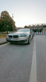 BMW 520d xDrive Touring A Luxury Line Luxury Line - mit Diesel-Antrieb: Beige, Luftfederung