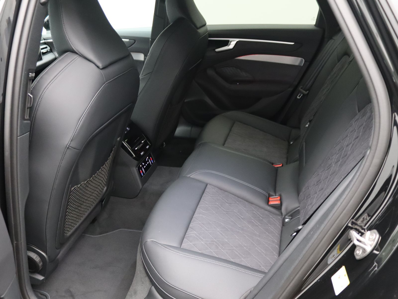 Audi A6 - Bild 8
