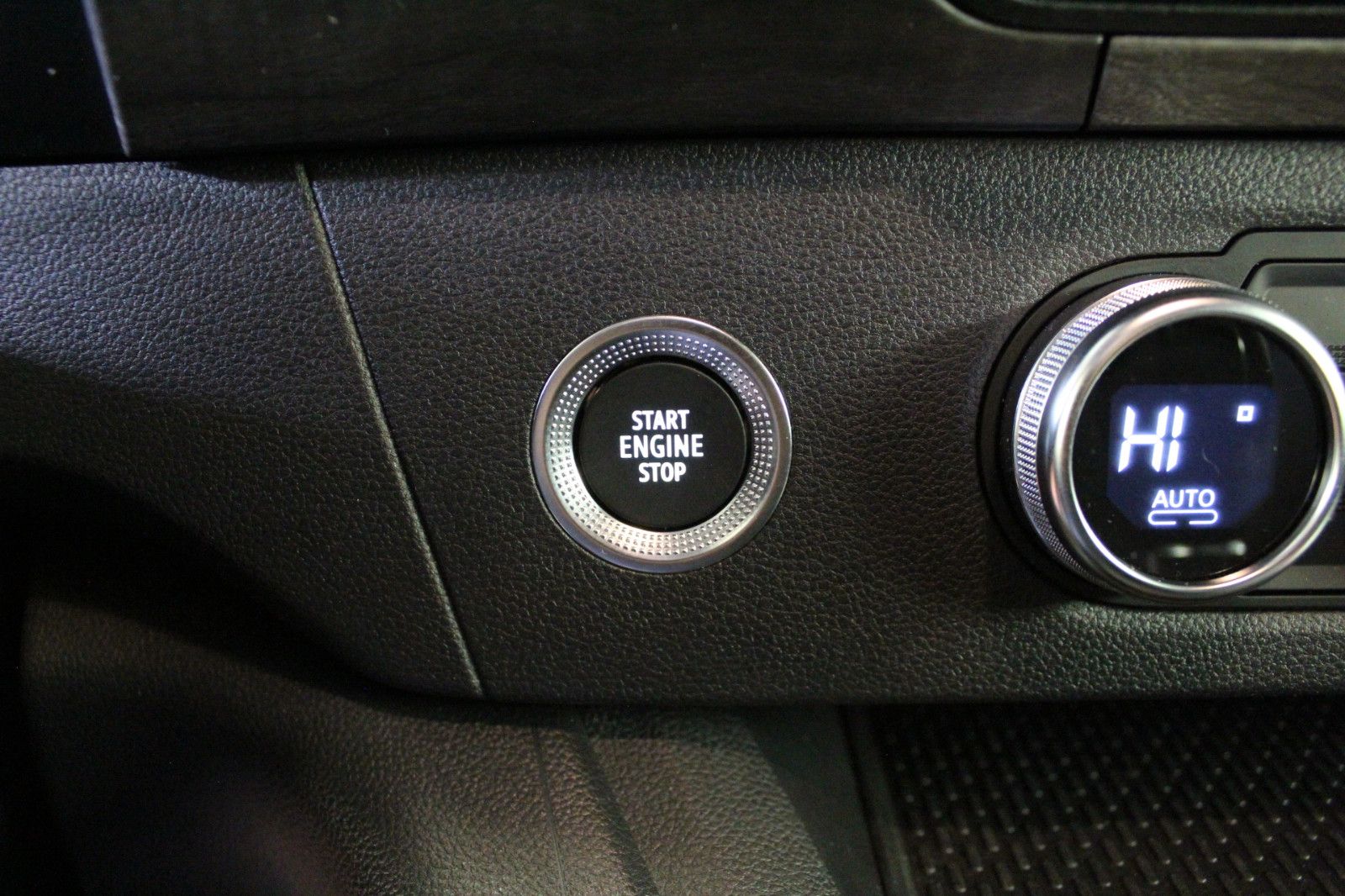 Fahrzeugabbildung Renault Kangoo Grand Techno TCe 130 EDC 7-Sitzer