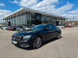 Mercedes-Benz E 200 Avantgarde 9G-Tronic Burmester Widescreen  - Mercedes-Benz E 200 mit Benzin-Antrieb: Schwarz, Limousine