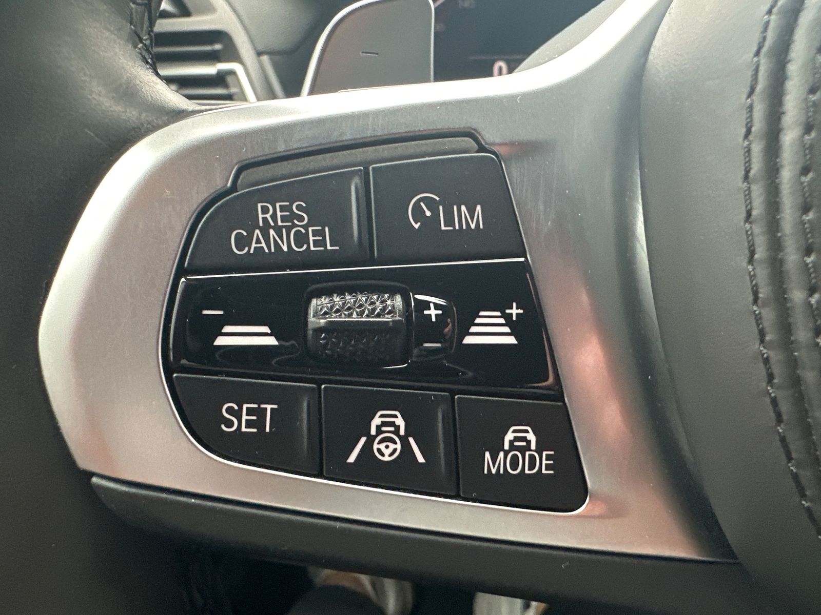 Fahrzeugabbildung BMW X4 xDrive30d M-Sport NAV+LED+AHK+STHZ+HUD+KAM