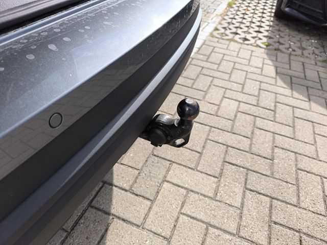 Fahrzeugabbildung SKODA Karoq 1.5 TSI DSG Style 1.HAND AHK NAVI 4xSHZ LE
