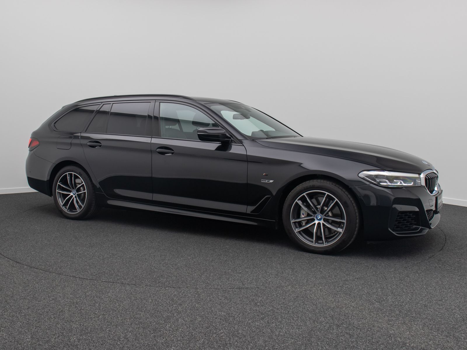 Fahrzeugabbildung BMW 520e M Sport DAB Kamera Alarm Leder Panorama 18"