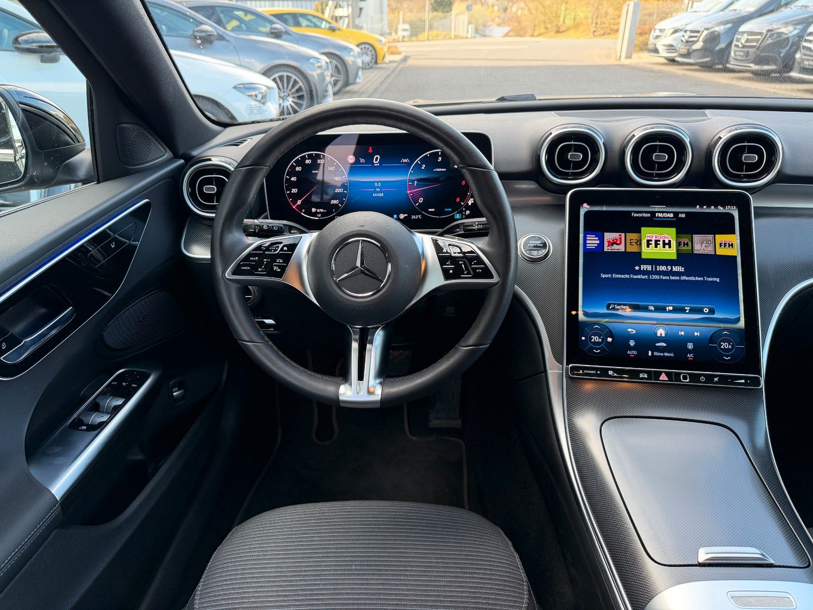 Fahrzeugabbildung Mercedes-Benz C 200d T Avantgarde+AHK+Ambiente+RKamera+MBUX+