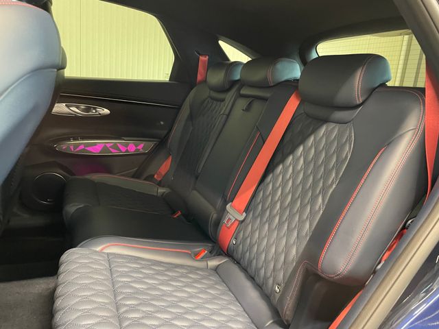 GV70 Luxury 2.5 T-GDI 4WD PANO NAVI LED