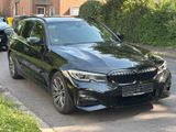 BMW 320d Aut. xDrive Tour. M Sportpaket Shadow Line - BMW 3er Reihe: Kombi, Sportpaket M