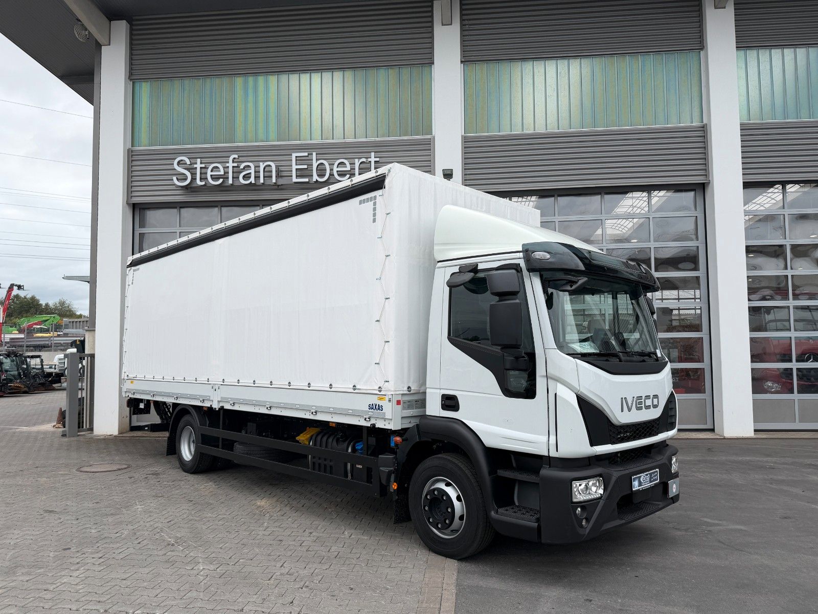 Fahrzeugabbildung Iveco Eurocargo ML140E28/P LBW Bär AHK Schiebeplane