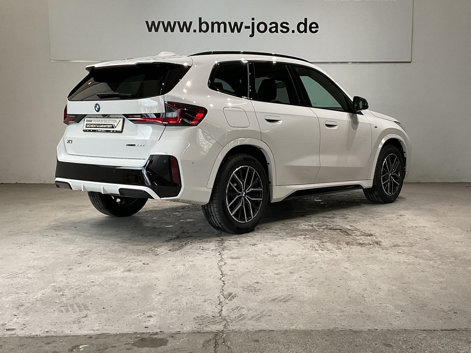 Fahrzeugabbildung BMW X1 xDrive23d M Sportpaket Head-Up Panorama Glasd