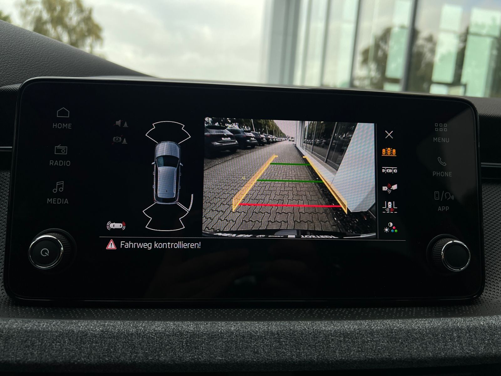 Fahrzeugabbildung SKODA Kamiq DRIVE 1,0 TSI DSG *Matrix LED, Smart Link,