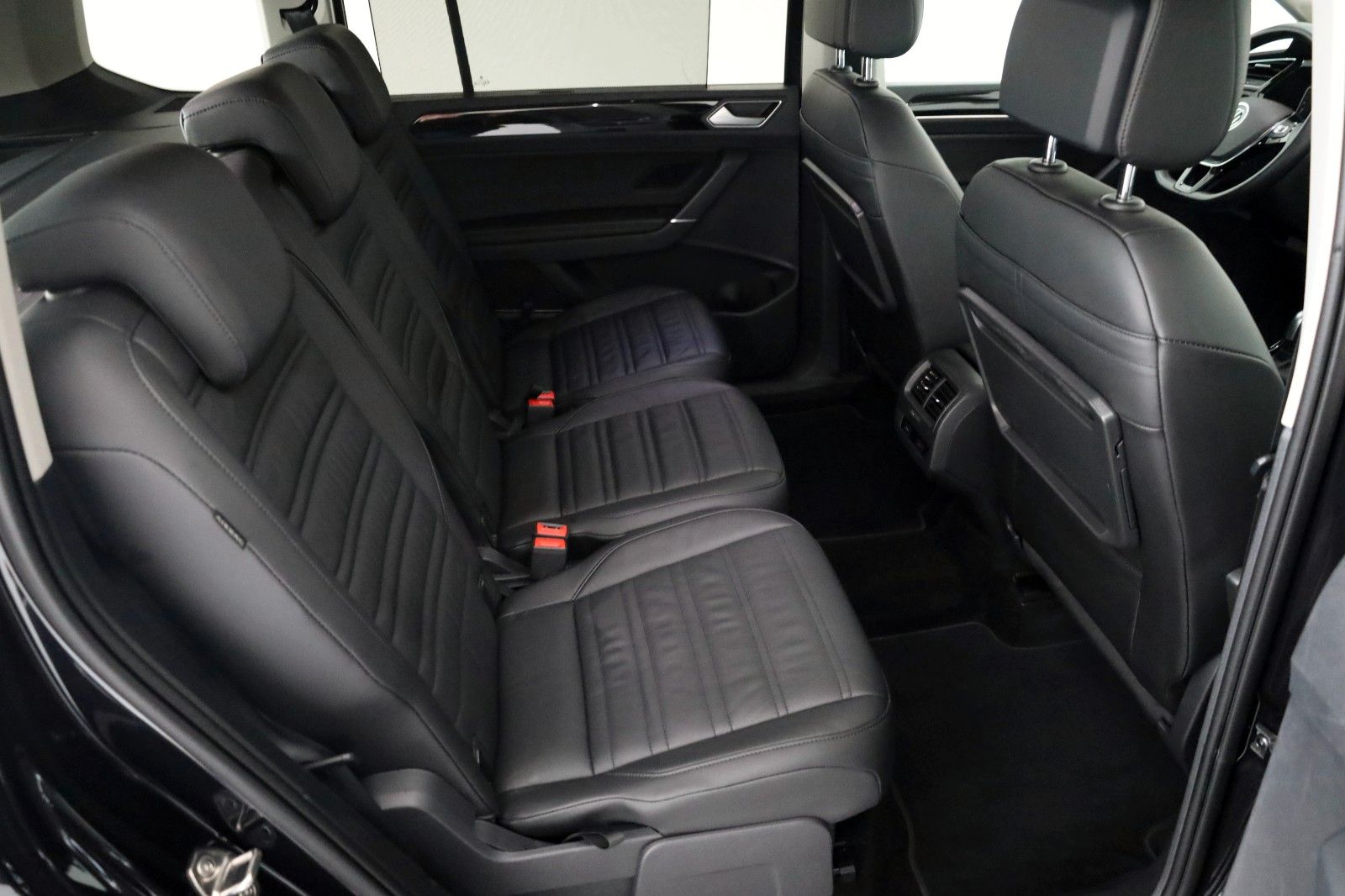 Fahrzeugabbildung Volkswagen Touran Highline Leder,Navi,LED,ACC,Panorama,SH