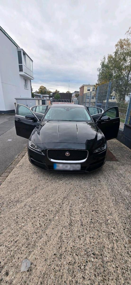 Jaguar XE