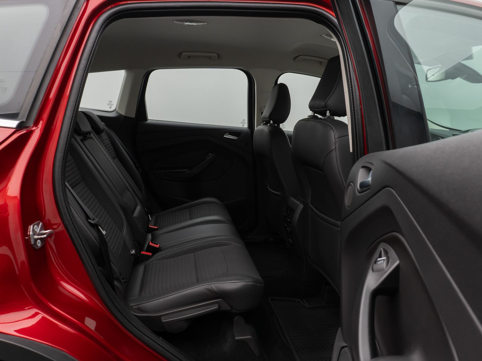 Fahrzeugabbildung Ford Kuga Titanium Navigation Kamera Sitzhzg Tempomat