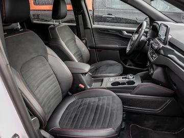 Ford Kuga ST-Line X HUD AHK klapp. Navi Digi-Cockpit