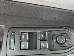 Fahrzeugabbildung Volkswagen Golf VIII Lim. Life LED Navi Sitzh Massage ACC