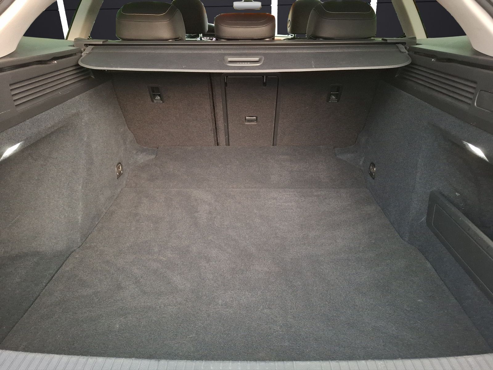 Fahrzeugabbildung Volkswagen Arteon SB TSI Elegance DSG LED Navi AID ACC RFK