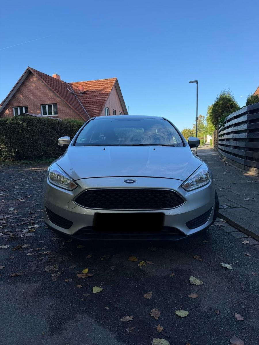 Ford Focus 2015 — вигляд ззаду