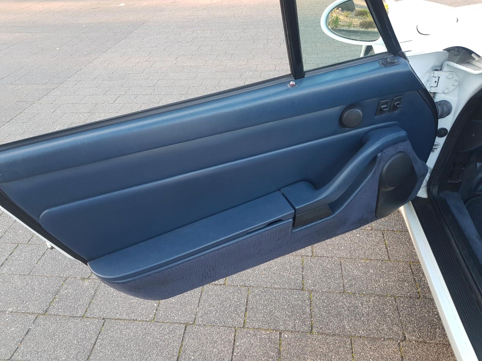 Porsche 993 Carrera Cabriolet 