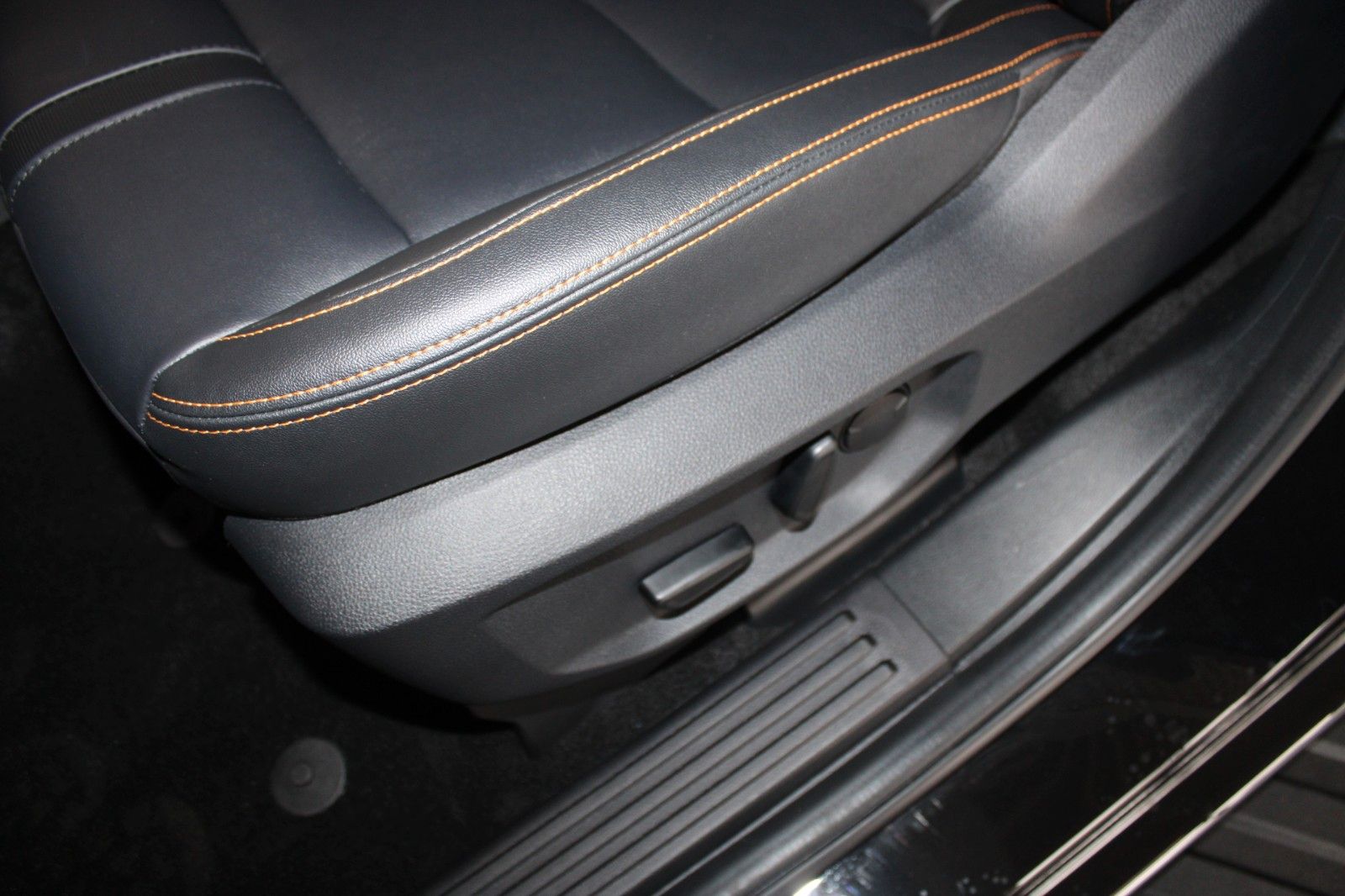Fahrzeugabbildung Ford Ranger Wildtrak PHEV Aut. AHK LED TECHNOLOGIE P.